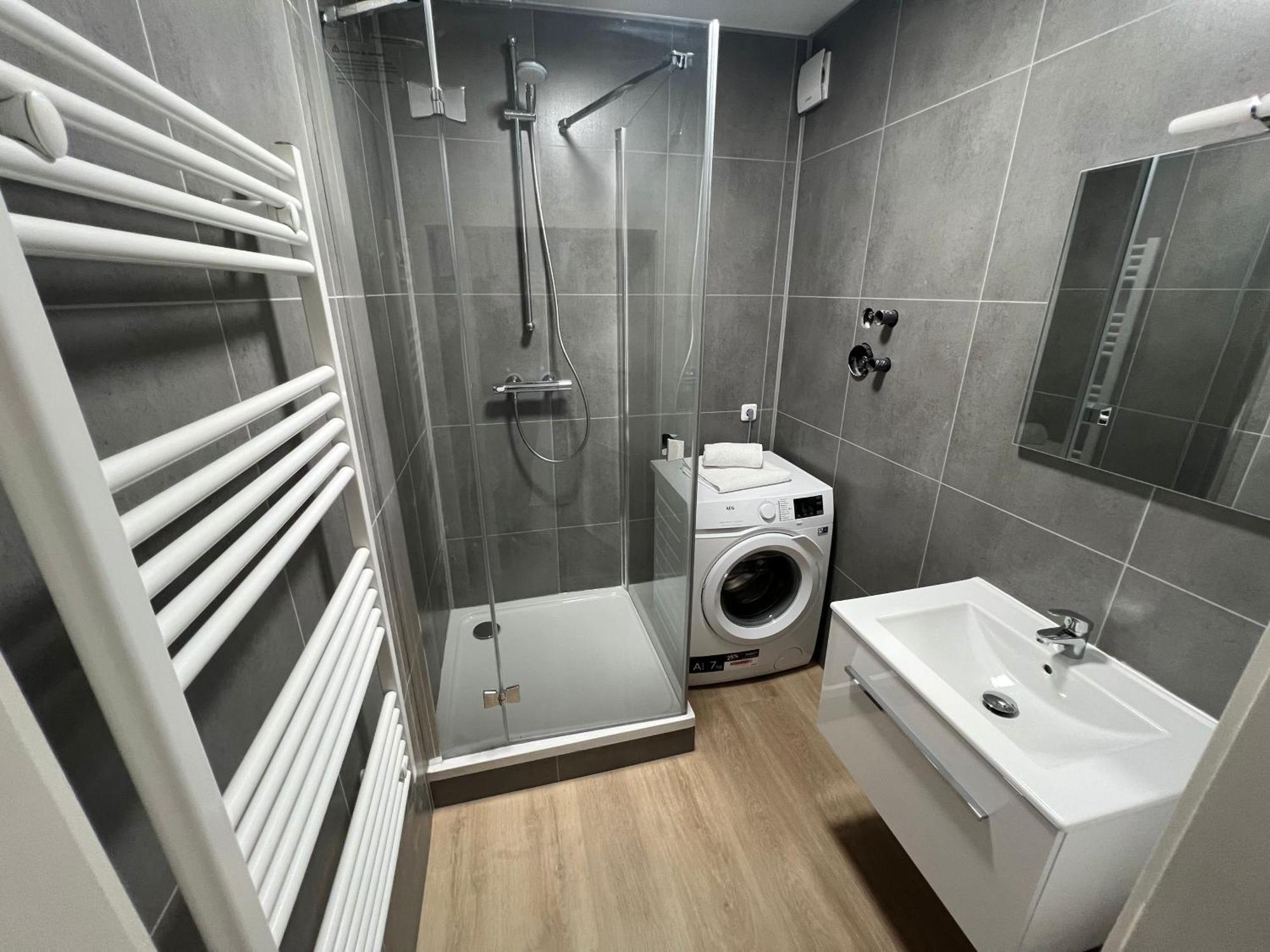 Zentrale Apartments In بايروث المظهر الخارجي الصورة