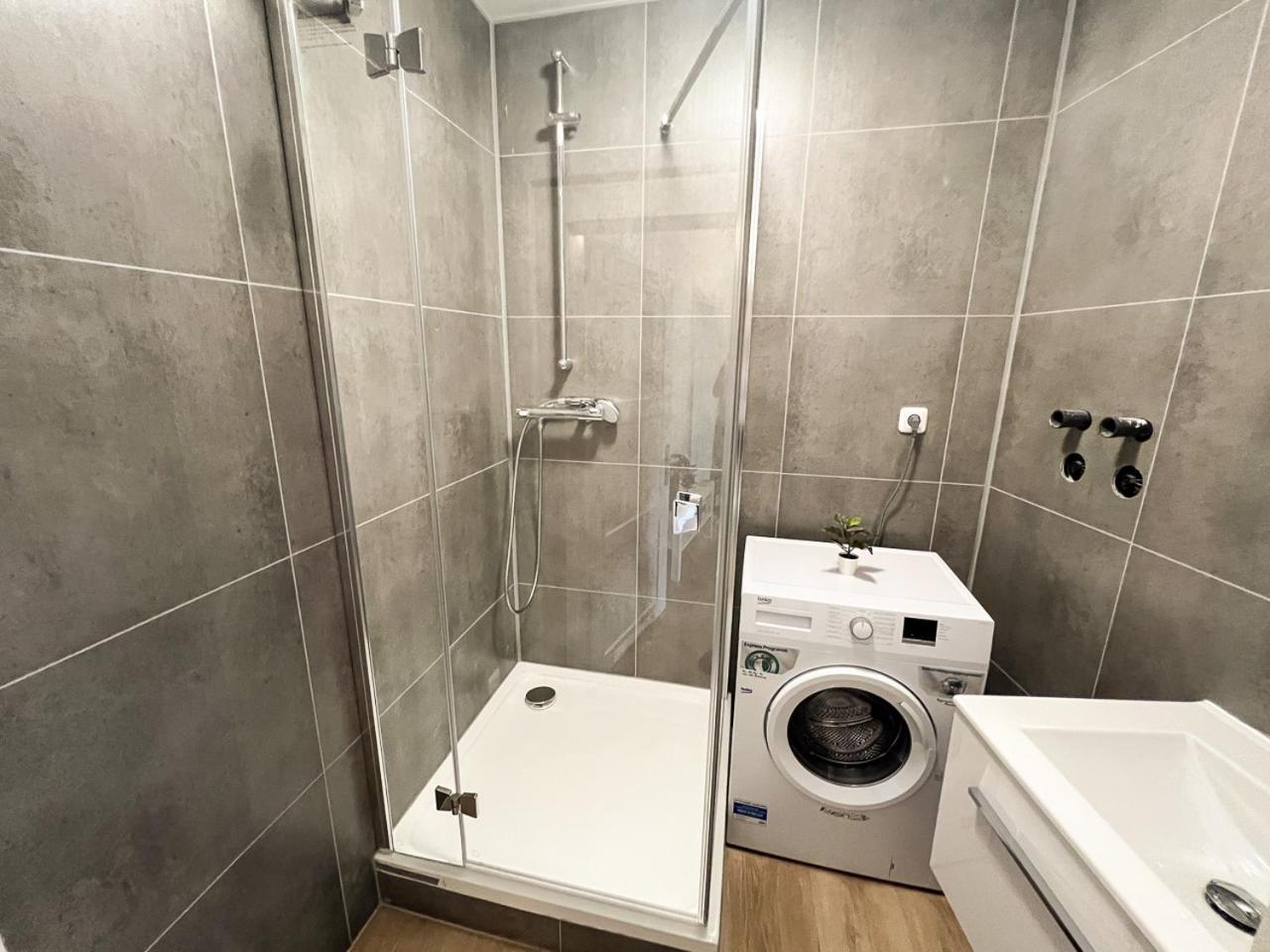 Zentrale Apartments In بايروث المظهر الخارجي الصورة