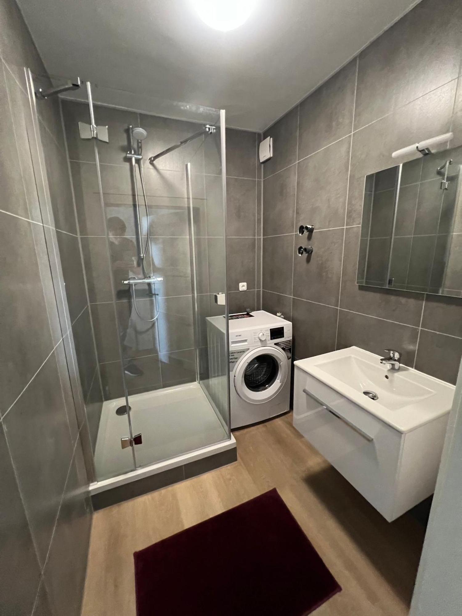 Zentrale Apartments In بايروث المظهر الخارجي الصورة