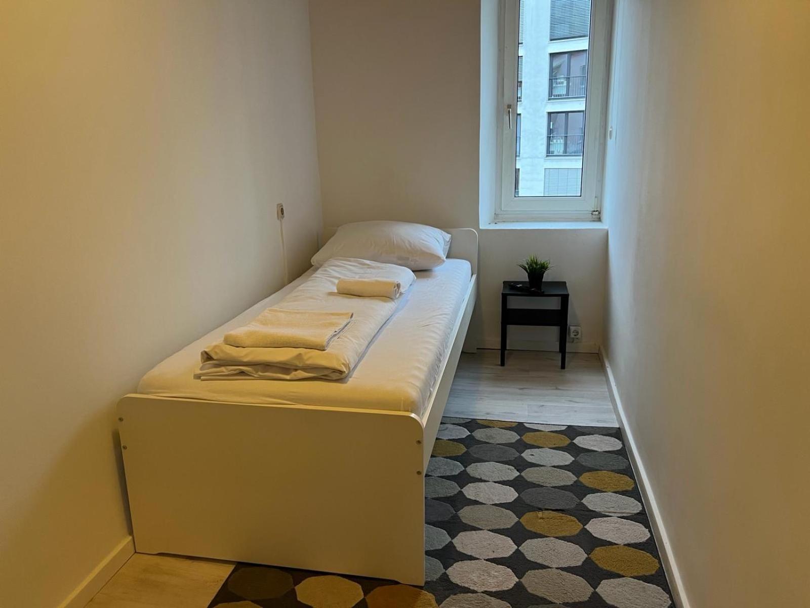 Zentrale Apartments In بايروث الغرفة الصورة